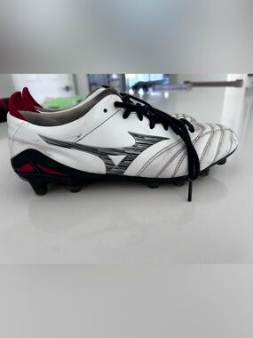 Mizuno Japan Morelia Neo White Black Athletic Soccer Cleats